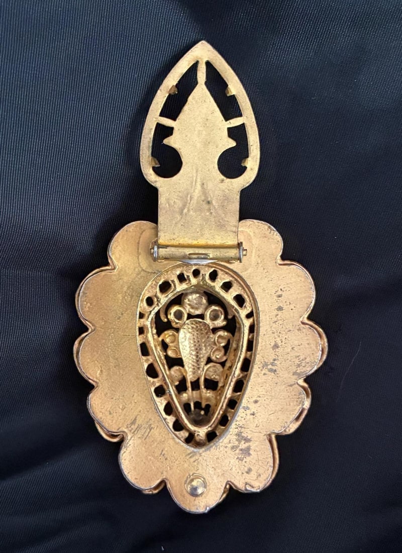 Vintage 1940s Dress Coat Clip Ornate Brass - 6