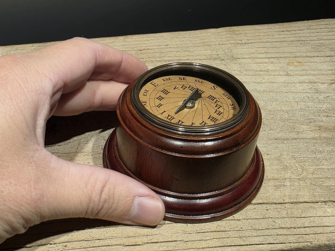 Turned Mahagony Wood Compass - 8