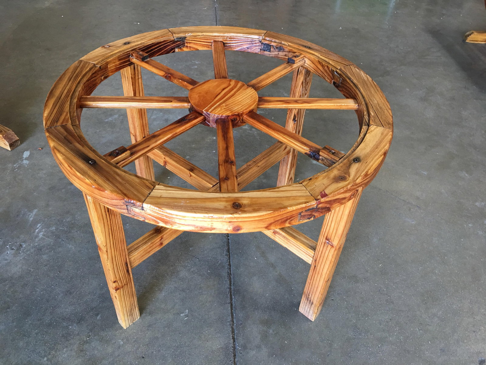 Western Folk Art Wagon Wheel Table and Chairs Set, 1960 - 5