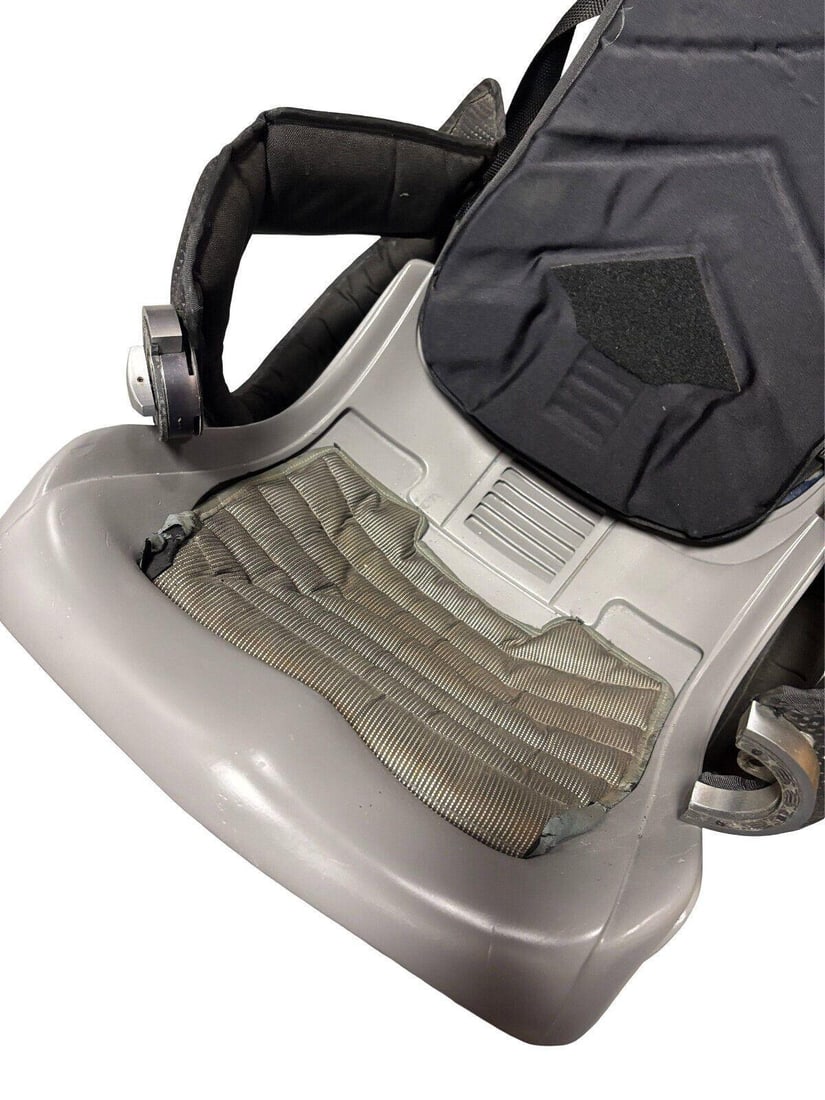 2002 Minority Report Fiberglass Futurist Jetpack Floor Y2K Gaming Chair Prop - 4