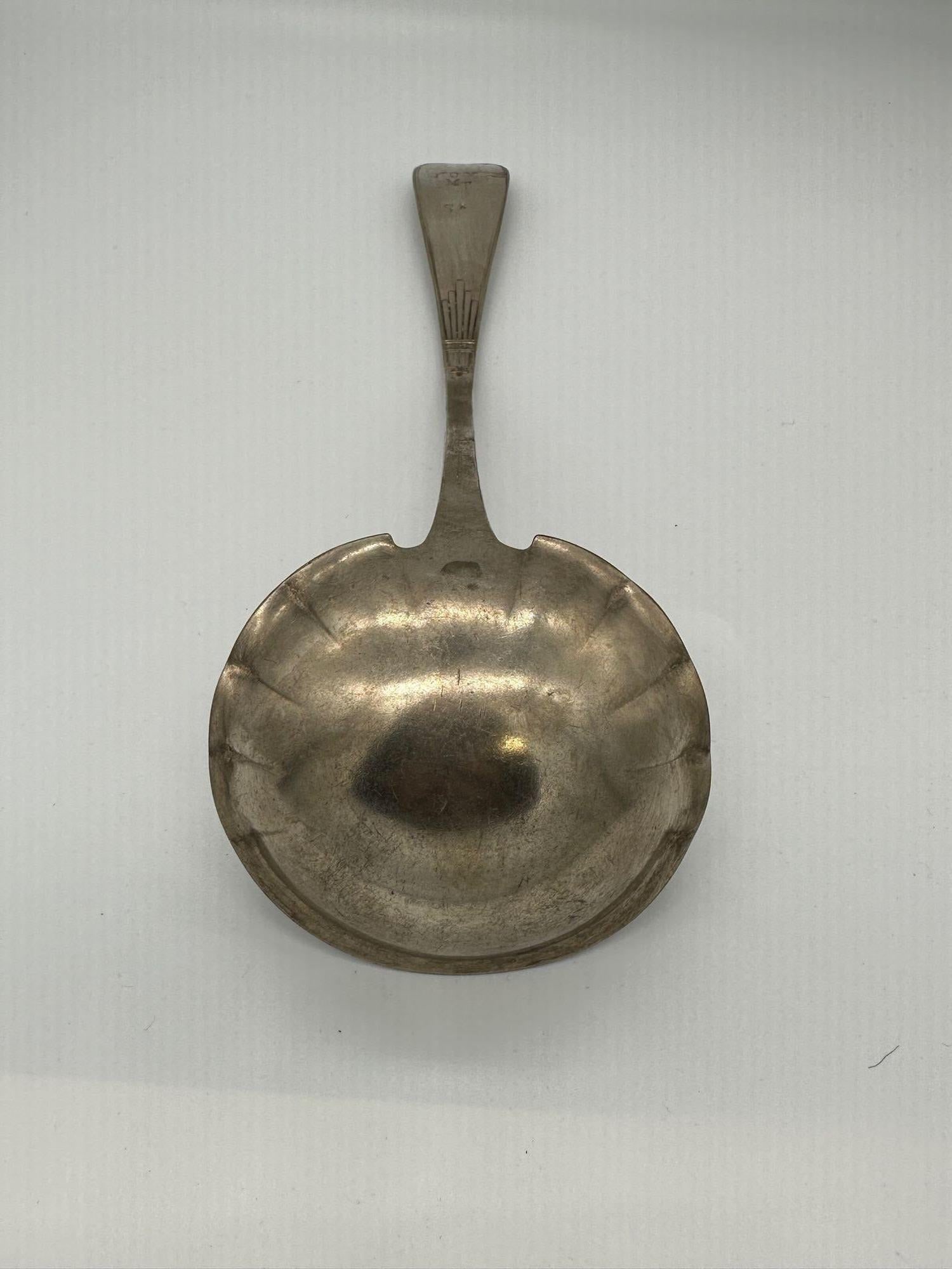 1889 Towle Mfg. Co Shell II Pattern Large Soup Ladle Mono Grammed "Fox" - 5