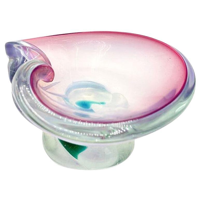 Mid-Century Murano Peacock Art Glass Pedestal Ashtray w/ Pink Pastel Swirl: Title: Mid-Century Murano Peacock Art Glass Pedestal Ashtray w/ Pink Pastel Swirl Description: A captivating Mid-Century art glass dish or ashtray designed in an elegant peacock or swan-like form,
