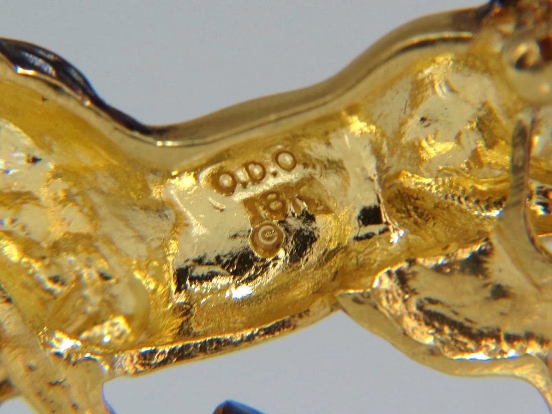 18kt Horse Pin .10ct diamonds** - 4