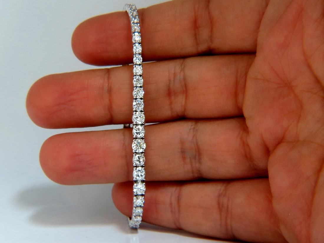 4.26ct natural diamonds graduated tennis bracelet 18kt gold F/G Vs** - 4