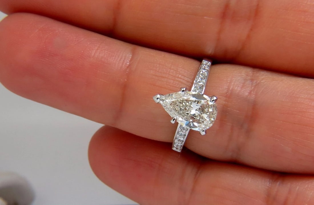 GIA Certified 1.49ct Pear Shape diamond ring .20ct. round accents 14kt *v - 9