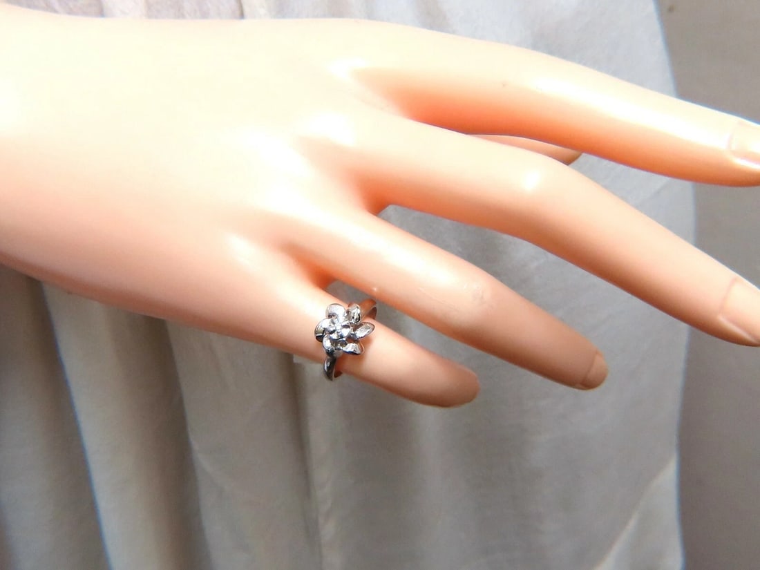 .02ct Natural Diamond Circular Bow Clover Ring 14kt** - 5