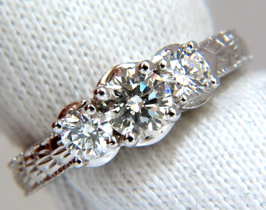 1.09CT NATURAL ROUND BRILLIANT DIAMOND RING CLASSIC THREE ENGAGEMENT** - 7