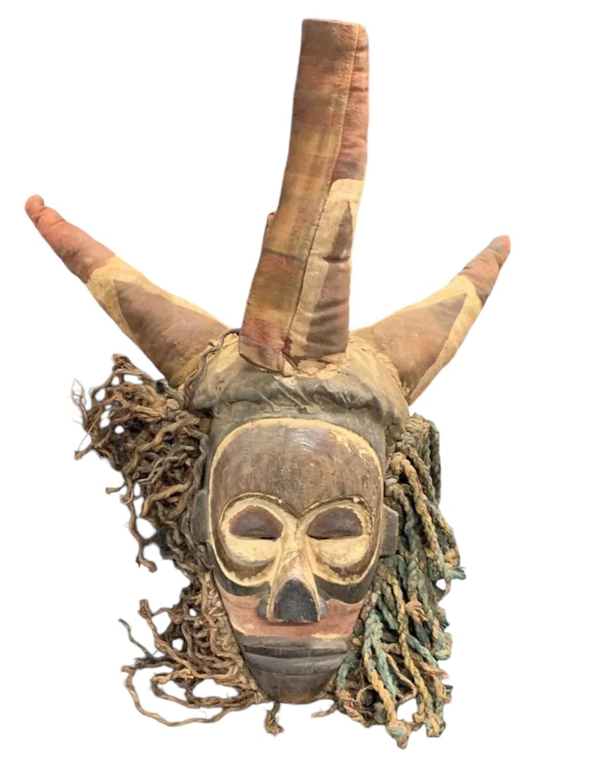 Yaka Helmet Mask (1 of 8)