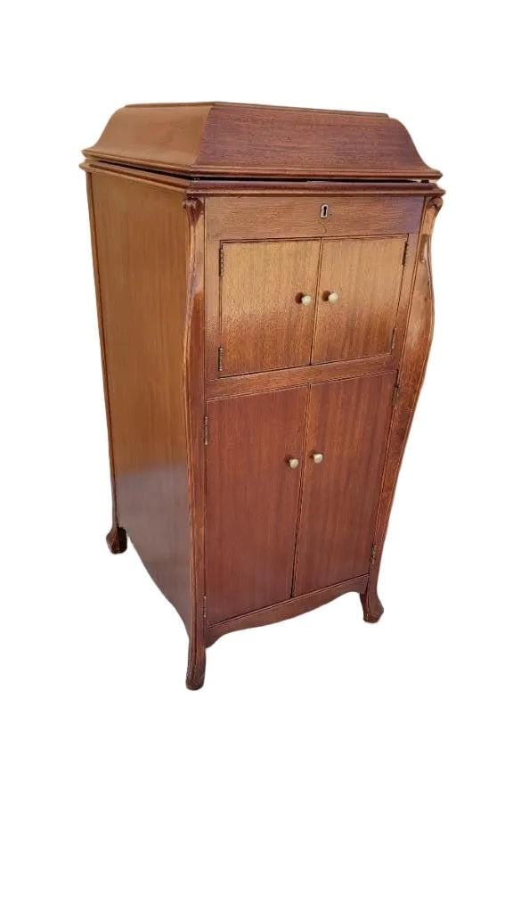 Antique Victor VV-XI Upright Victrola Record Player - 3