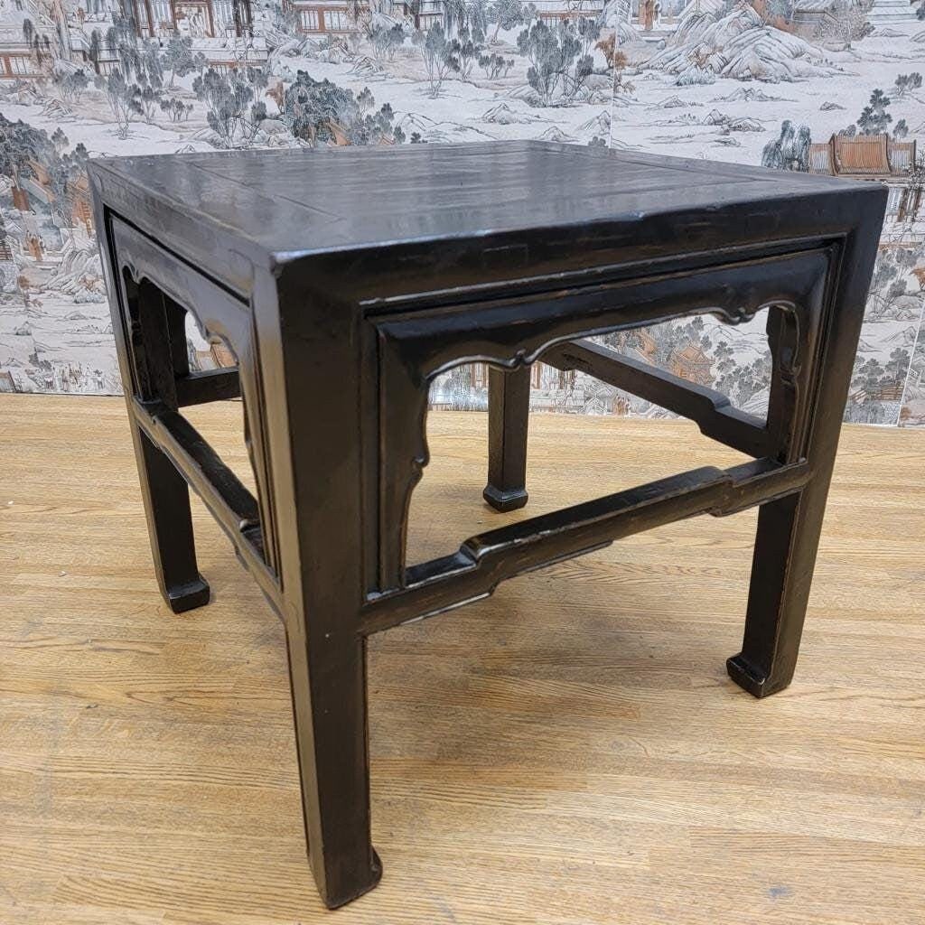 Antique Shanxi Province Elm Side Table with Original Patina: Title: Antique Shanxi Province Elm Side Table with Original Patina Description: Antique Shanxi Province Elm Side Table with Original Patina This elm side table from the Shanxi Province of China has it