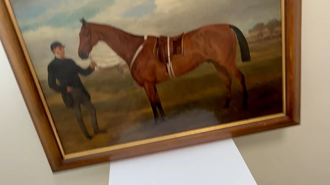 British Oil Painting Victorian Equine Bay Hunter Horse With Groom At French Fair - 2