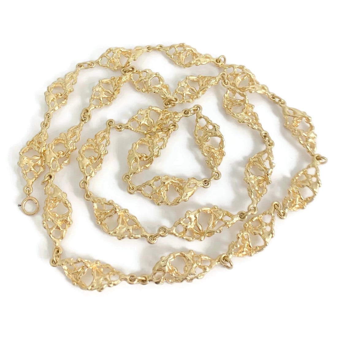 Long Filigree Chain Necklace 14K Yellow Gold, 30 Inches, 10.7 mm, 67.87 Grams: Long Filigree Chain Necklace 14K Yellow Gold, 30 Inches, 10.7 mm, 67.87 Grams Make a statement with this amazing necklace. Please let us know if you have any questions. Metal: 14K yellow gold Weight: