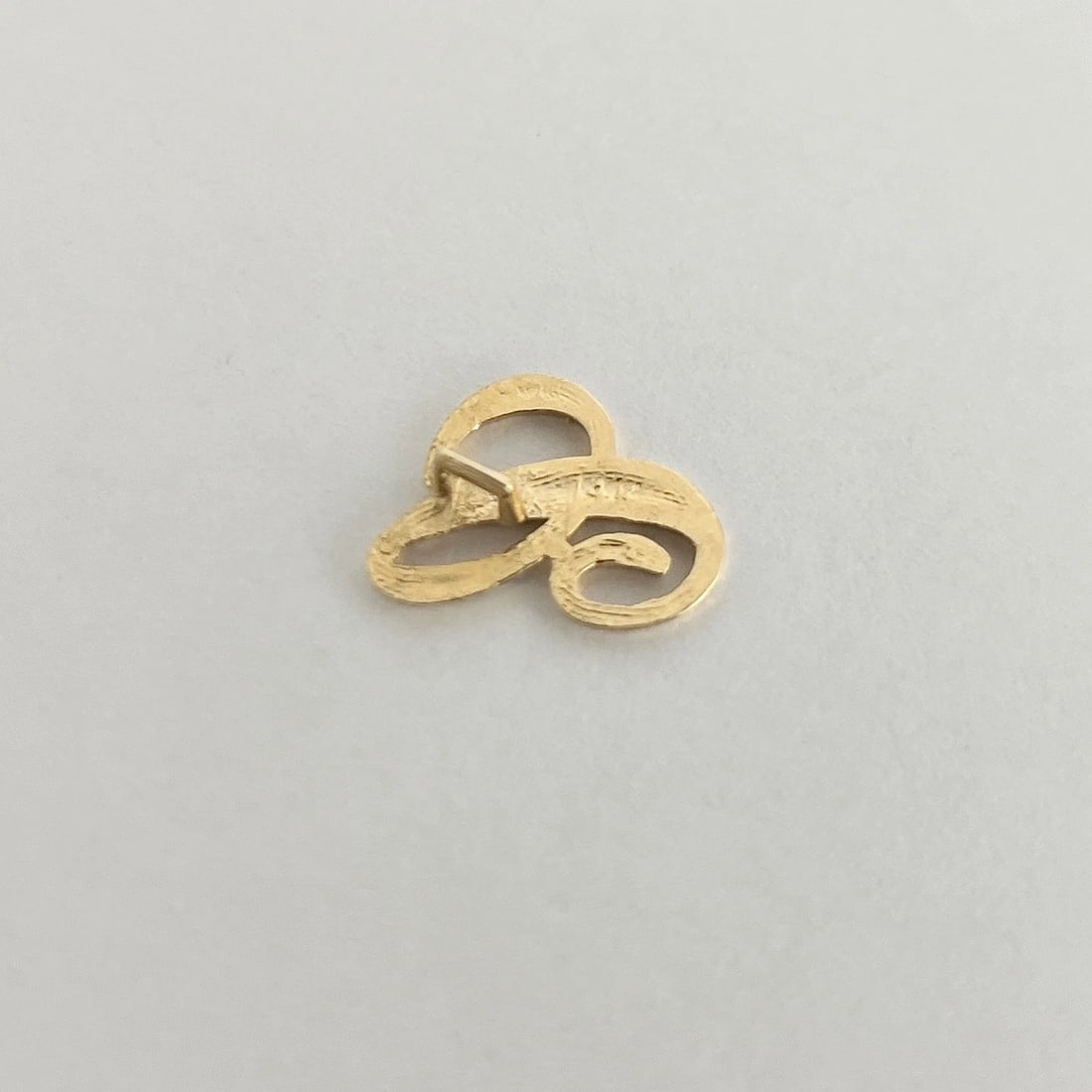 Letter C Initial Necklace Pendant Charm 14K Yellow Gold, .47 Grams - 7