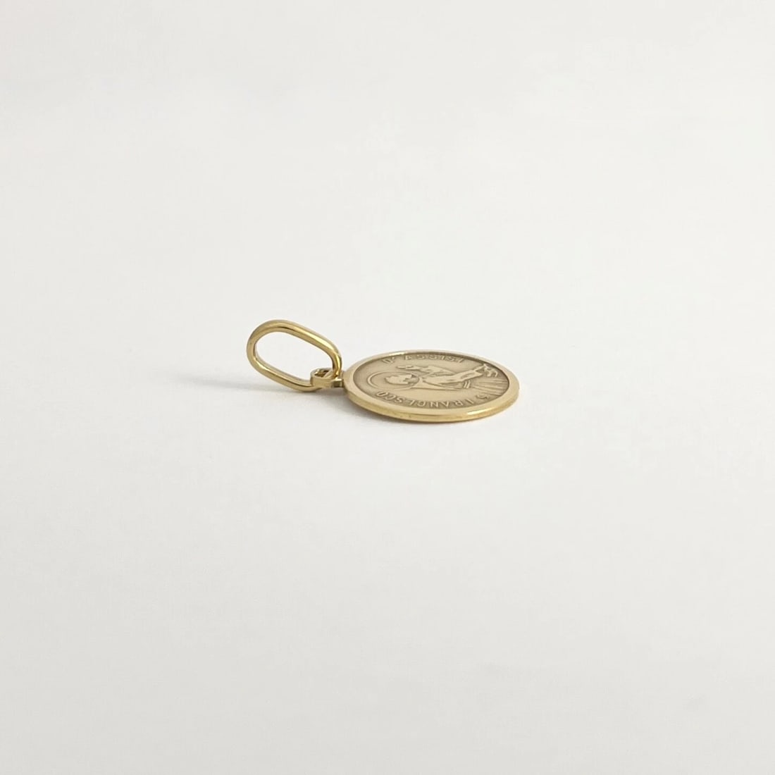 Saint Francesco D'Assisi Religious Disc Pendant Charm 18K Yellow Gold, 2.07 Gram - 4