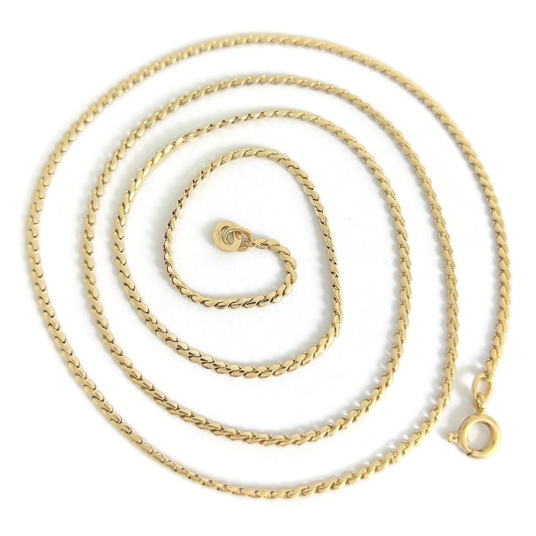 UNOAERRE Italian Thin S-Link Chain Necklace 18K Yellow Gold, 23 Inches, 6.77 Gr: UNOAERRE Italian Thin S-Link Chain Necklace 18K Yellow Gold, 23 Inches, 6.77 Gr This is a unique chain necklace. Please let us know if you have any questions. Brand: UNOAERRE Metal: 18K yellow gold