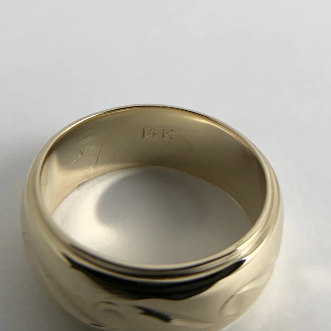 Wave Scroll Etched Beveled Band Ring 14K Yellow Gold, Size 6.25, 7.2 mm, 7.15 Gr - 9