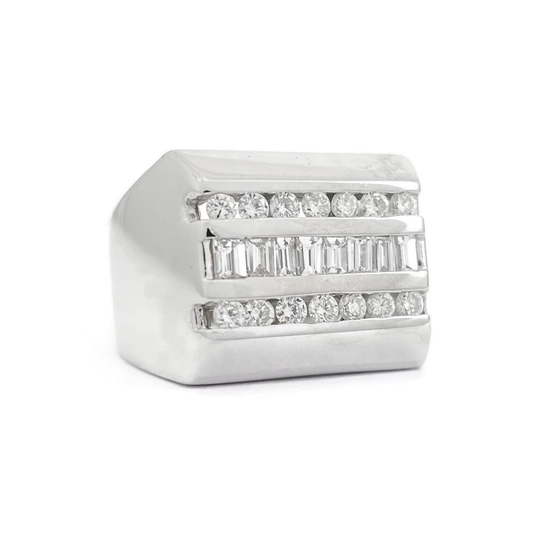 Men's Flat Top Baguette Round Diamond Channel-Set Ring 18K White Gold, 16.75 Gr: Men's Flat Top Baguette Round Diamond Channel-Set Ring 18K White Gold, 16.75 Gr This is a stylish men's diamond ring. Please let us know if you have any questions. Diamonds: 14 round brilliant cuts,