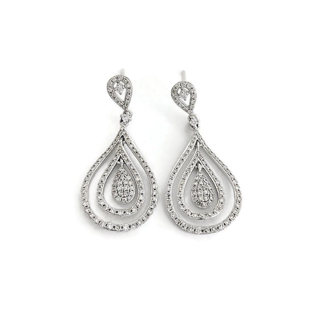 Pave Diamond Teardrop Halo Dangle Drop Earrings 14K White Gold, .82 CTW: Pave Diamond Teardrop Halo Dangle Drop Earrings 14K White Gold, .82 CTW Diamonds: 208 round cuts .82 ctw, H-I, SI1 Metal: 14K white gold Weight: 4.01 grams Stamped: 14K Length: 1.25 inches Width: