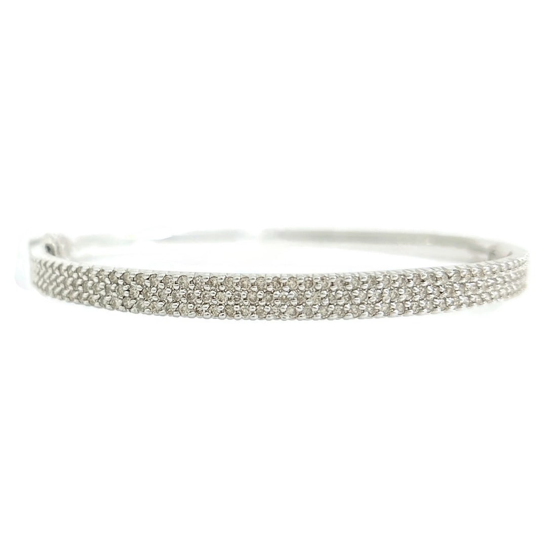 Champagne Pave Diamond Bangle Bracelet 14K White Gold, 1.55 CTW: Champagne Pave Diamond Bangle Bracelet 14K White Gold, 1.55 CTW This is a gorgeous bracelet! Diamonds: 147 round brilliant cuts, 1.55 ctw, champagne, SI2-I1 Metal: 14K white gold Weight: 17.33 grams