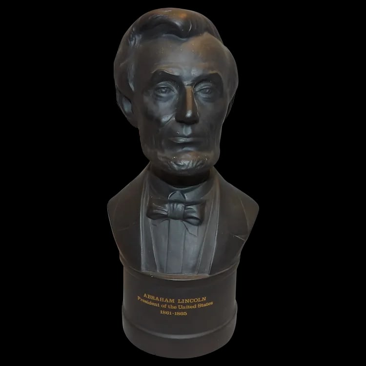 The Wedgwood Black Basalt Limited Edition President- Abraham Lincoln: This Wedgwood Black Basalt Limited Edition President- Abraham Lincoln is 1223 / 2000. It is in excellent condition. Stands 8 3/4" tall with a base of 3 1/2". A great collector's piece of Americana. A