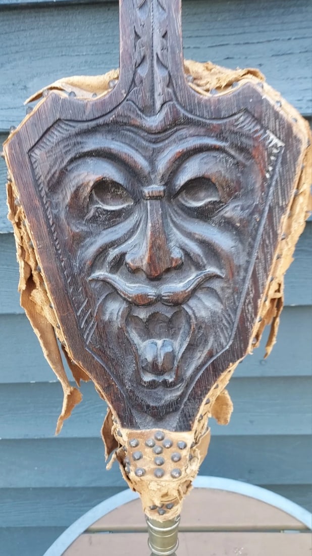 Antique Wood Carved Folk Art Black Forest Bellows ghoul Face 1890: Great looking piece in excellent condition as far as wood goes. Leather is rotted. Measures 46 x 9". Shipping costs include insurance. Shipping: Domestic: Flat-rate of $55.00 to anywhere within the