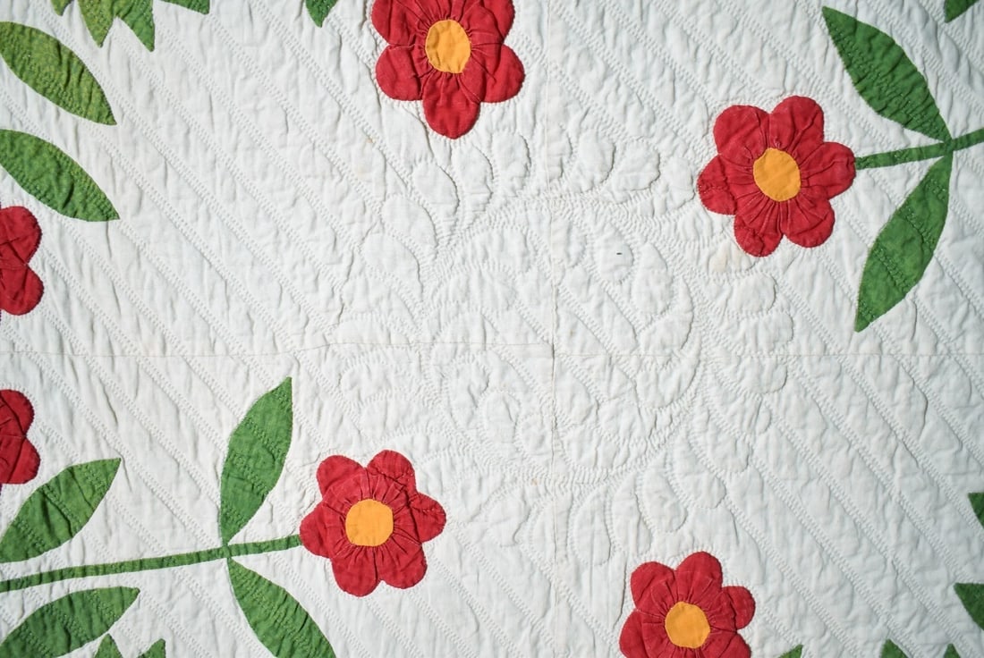 Early Red & Green Whig Rose Applique Quilt - 3