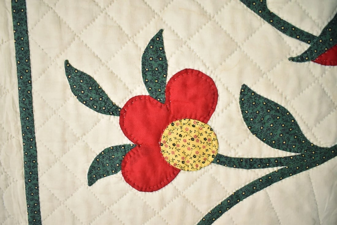 Red & Green Eagle Applique Quilt - 5