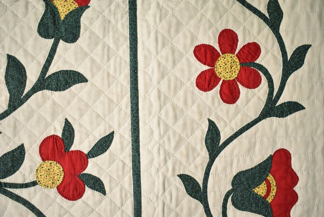 Red & Green Eagle Applique Quilt - 8