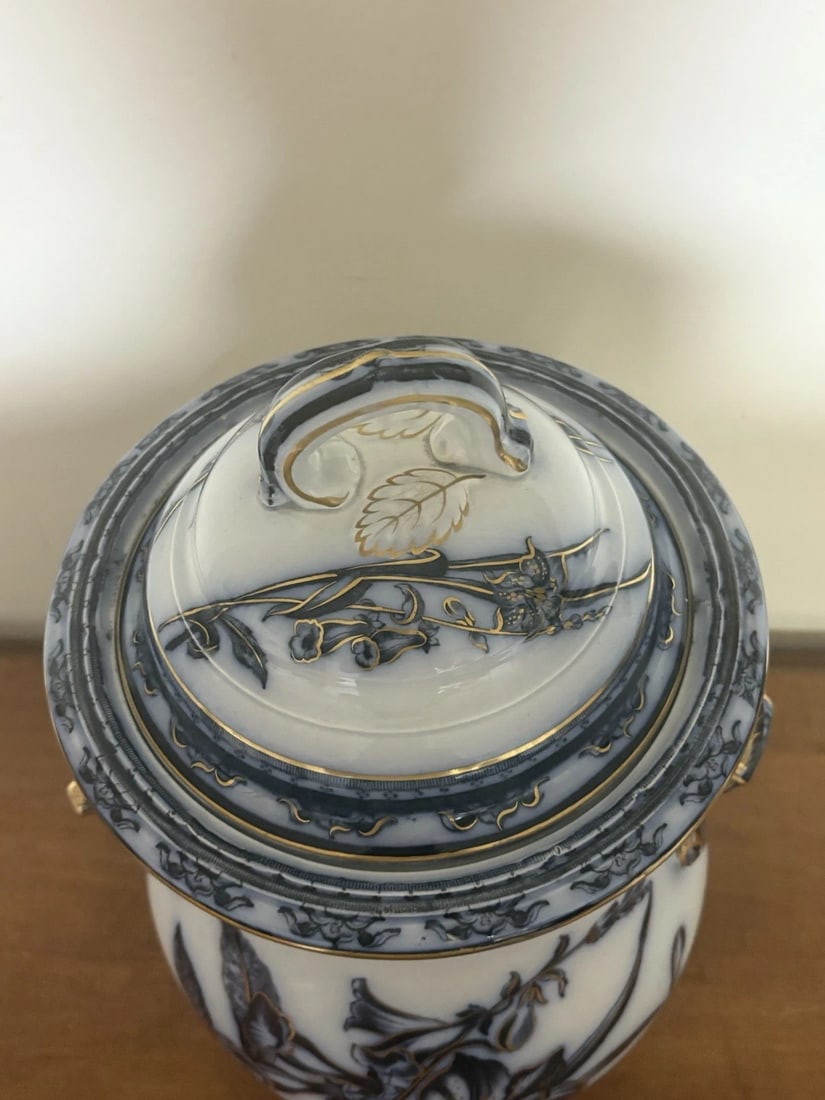 Flow Blue Slop Pot - 2