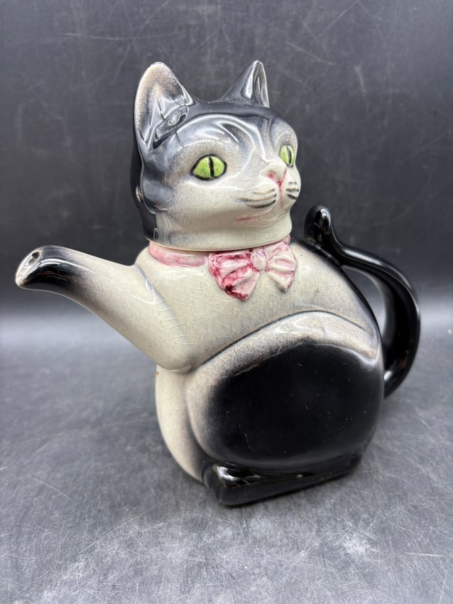 Vintage McCoy Cat Teapot 9520 Green Eyes Pink Bow Figural Pottery USA Tuxedo Cat - 2