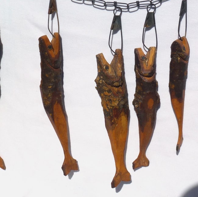A very folky rustic stringer of five hand carved fish. - 4