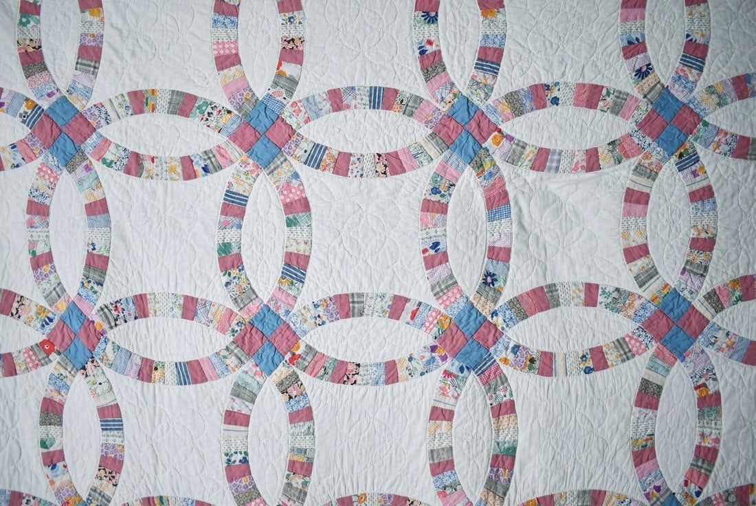 30's Double Wedding Ring Quilt - 2
