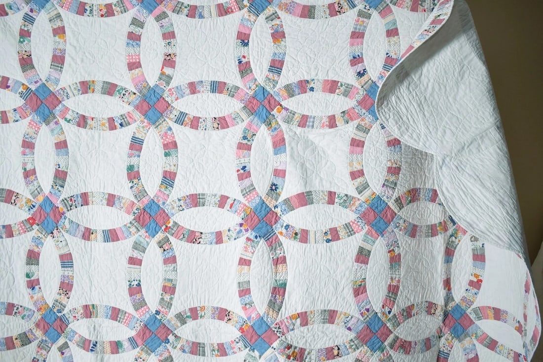 30's Double Wedding Ring Quilt - 7