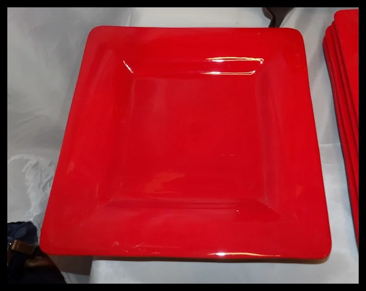 Set of 6 Artimino CIAO II Red 11 1/2" Hand Painted Earthenware Dinner Plates - - 6