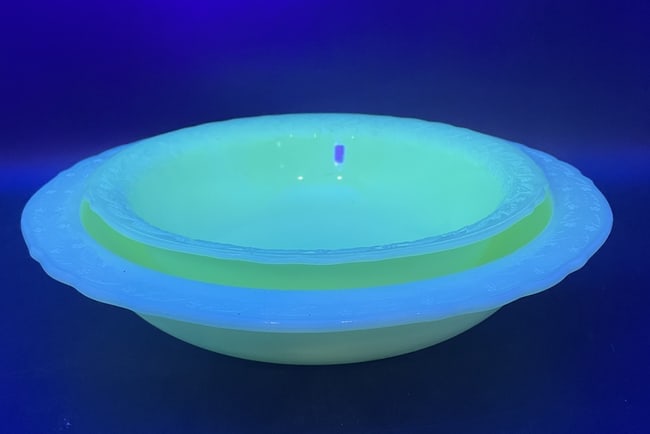 Pair of MCKEE CUSTARD Uranium Glass LAUREL LEAF BOWLS - 3