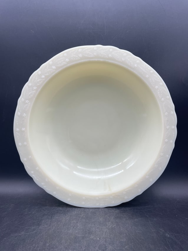Pair of MCKEE CUSTARD Uranium Glass LAUREL LEAF BOWLS - 4