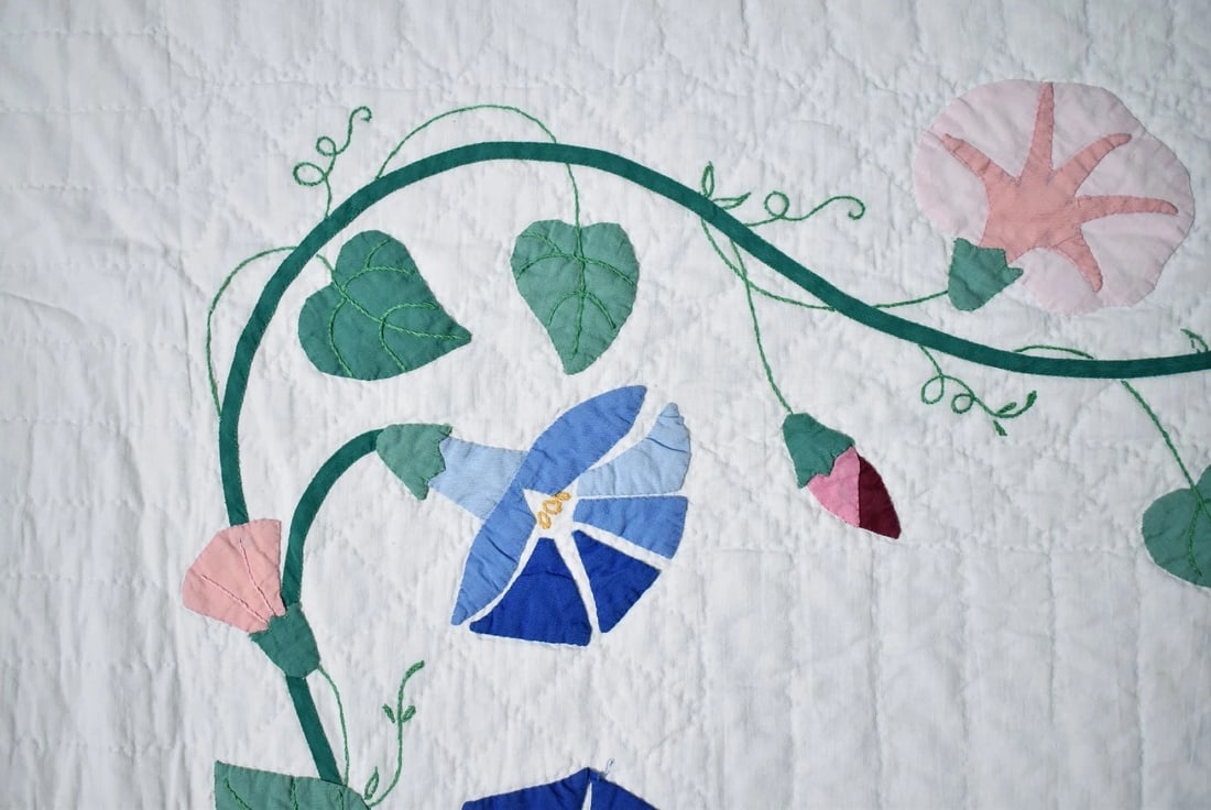 Unusual 1930's Morning Glory Applique Quilt - 12