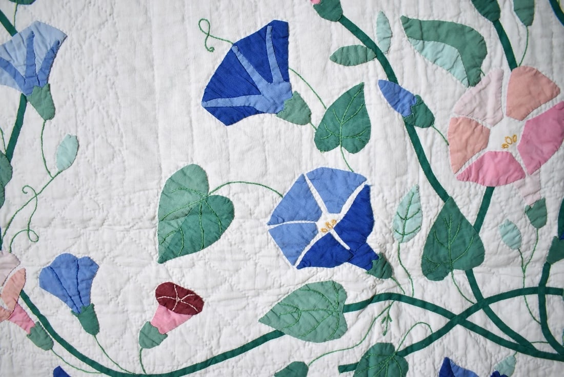Unusual 1930's Morning Glory Applique Quilt - 5