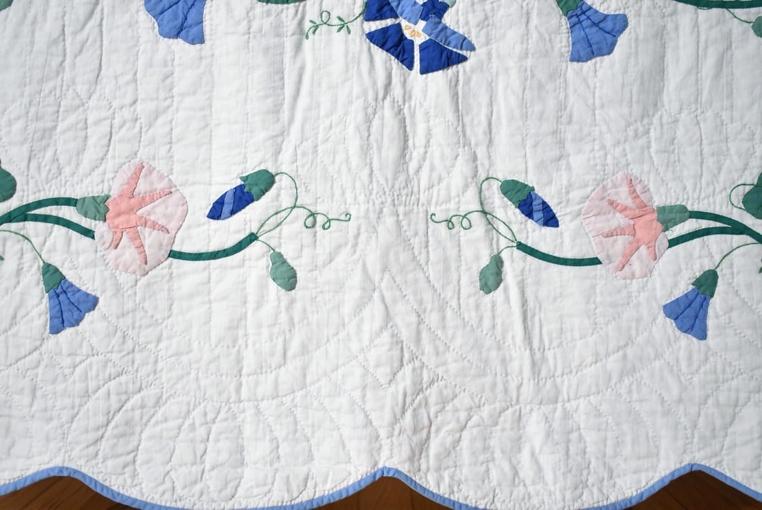 Unusual 1930's Morning Glory Applique Quilt - 7