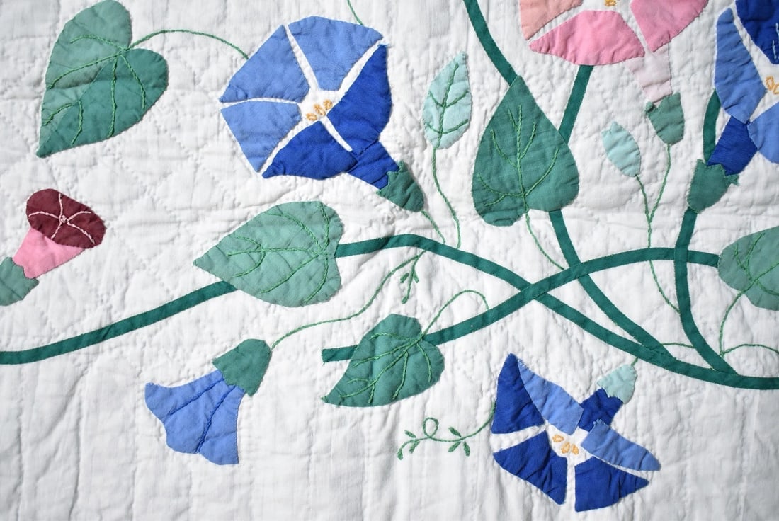 Unusual 1930's Morning Glory Applique Quilt - 8