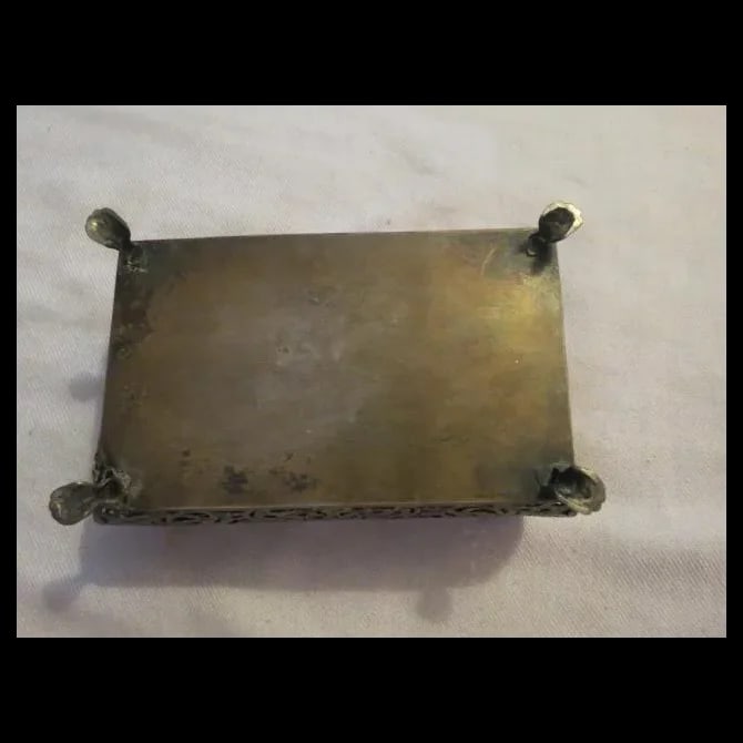 Antique 800 Silver Casket Box w/ Carnelian Gemstones - 4