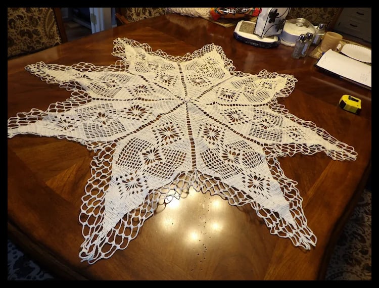 Large Crochet Star Tablecloth - 6