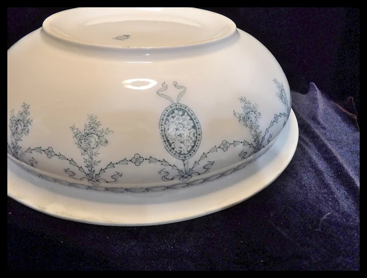Antique John Maddock & Sons Royal Vitreous England Superior Wash Basin and Pitcher - 9
