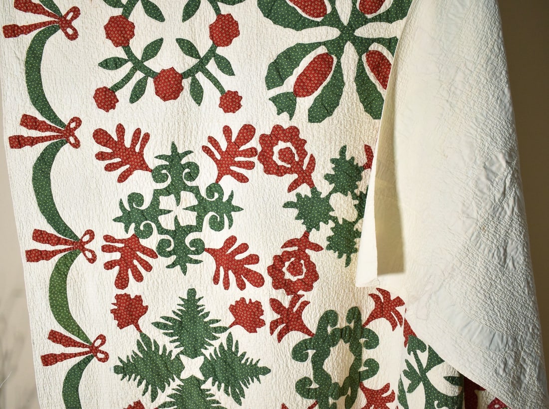 1880's Red & Green Album Applique Quilt - 10