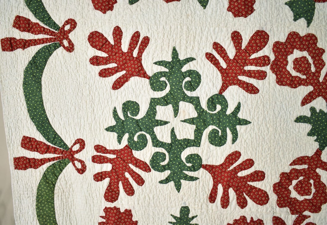1880's Red & Green Album Applique Quilt - 4