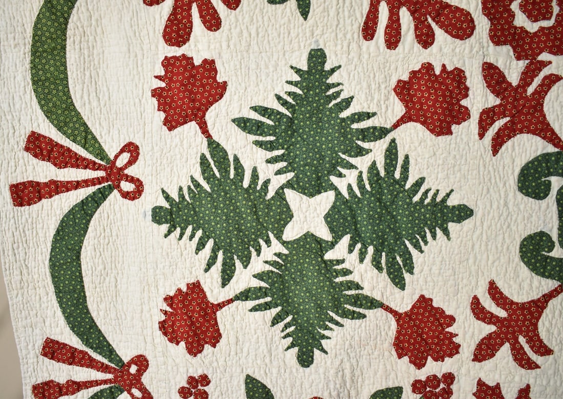 1880's Red & Green Album Applique Quilt - 5