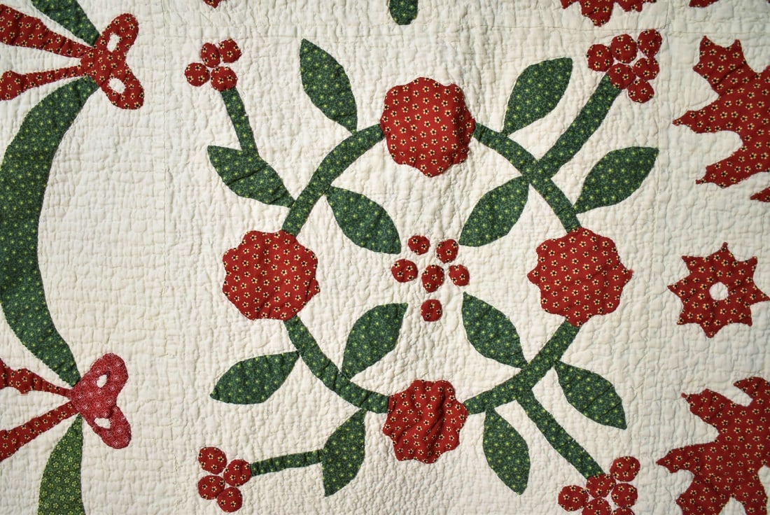 1880's Red & Green Album Applique Quilt - 8