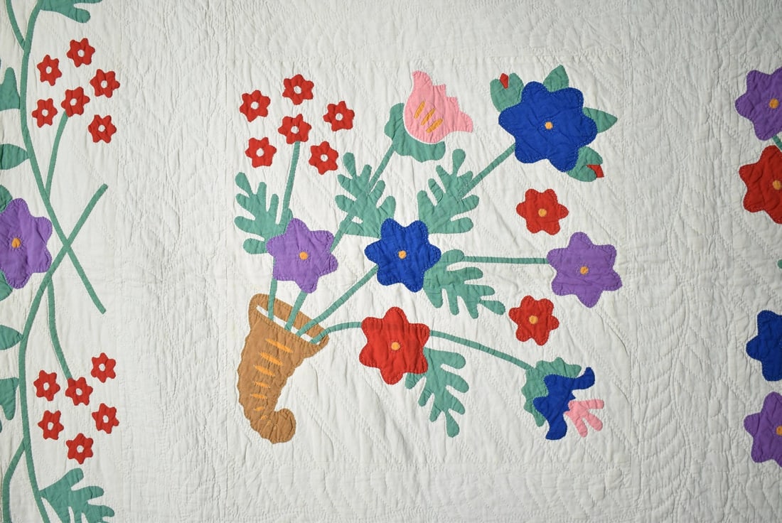 1930's Floral Bouquet Applique Quilt - 11