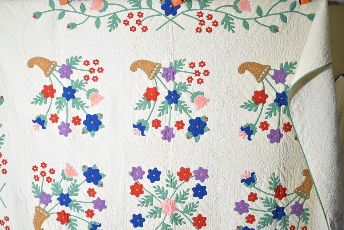 1930's Floral Bouquet Applique Quilt - 17