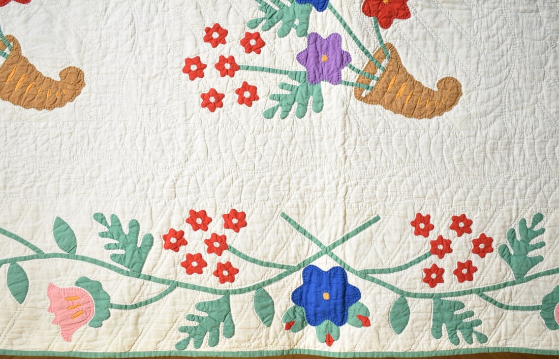 1930's Floral Bouquet Applique Quilt - 9